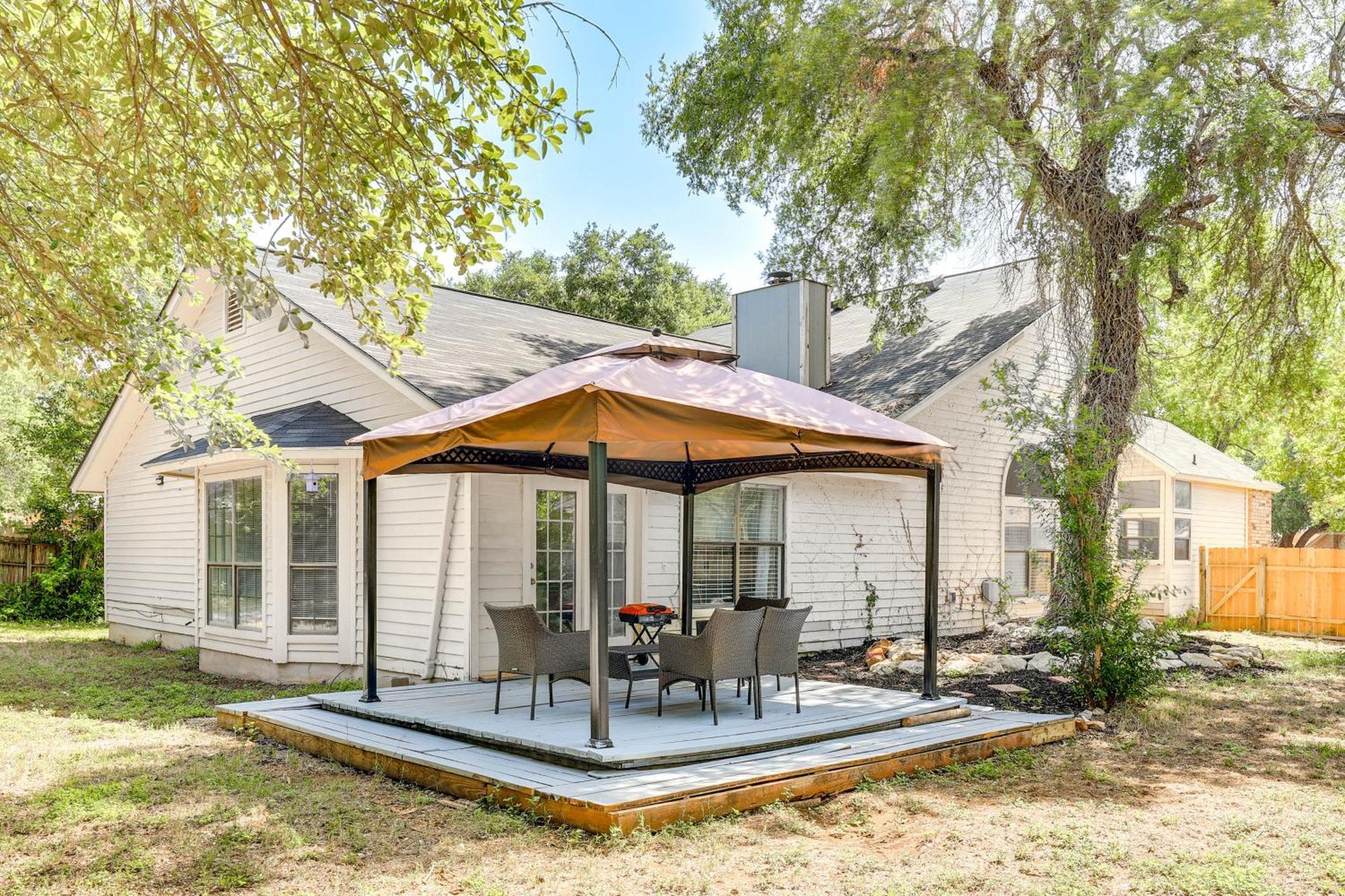 Spacious San Antonio Home Google Fiber, Game Room Exterior foto